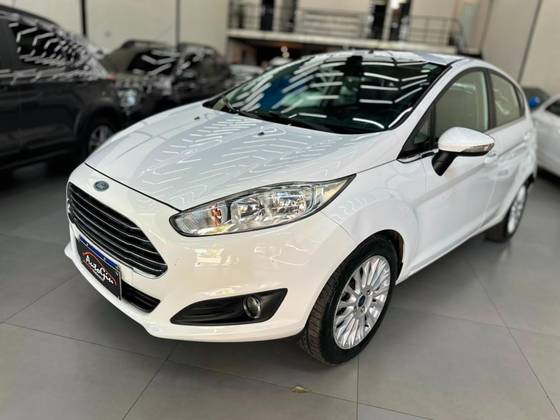 FORD FIESTA 1.6 TITANIUM HATCH 16V FLEX 4P AUTOMÁTICO FORD FIESTA 1.6 TITANIUM HATCH 16V FLEX 4P AUTOMÁTICO